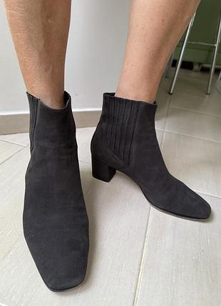 Продам замшеві черевики gianvito rossi