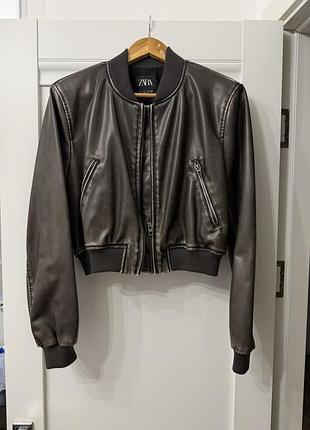 Куртка жіноча zara бомбер чорна