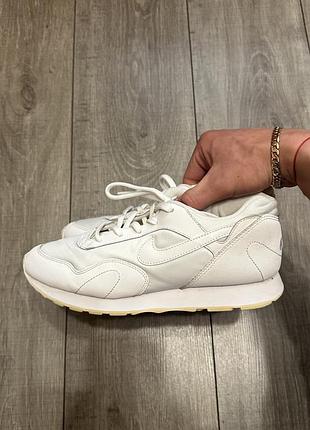 Nike жіночі білі кросівки оригінал
