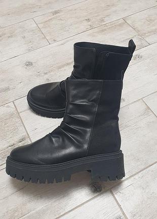 Бренду catwalk с массивной подошвой