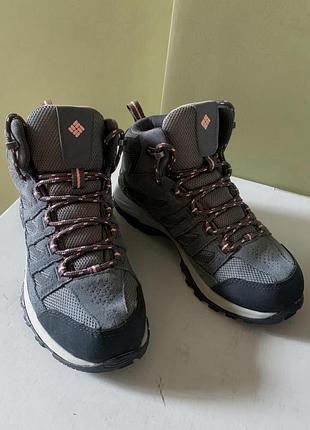Черевики жіночі columbia crestwood mid waterproof сірі 39 розміру