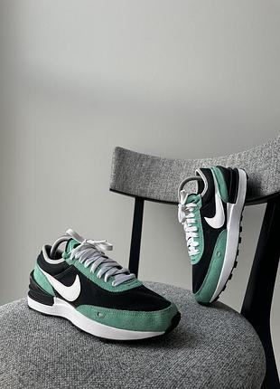 Спортивні жіночі кросівки кеди взуття nike waffle one