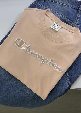 Жіноча футболка champion пудрового кольору