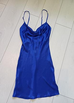 Bershka-s-платье-пеньюар
