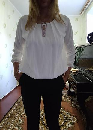 Жіноча блуза біла святкова
