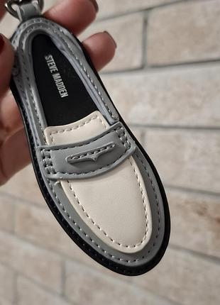 Брелок steve madden 3