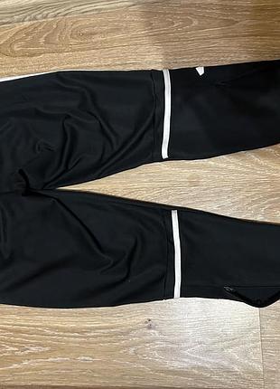 Спортивні штани adidas чорного кольору , можна ходити як і просто , так і використовувати для тренування