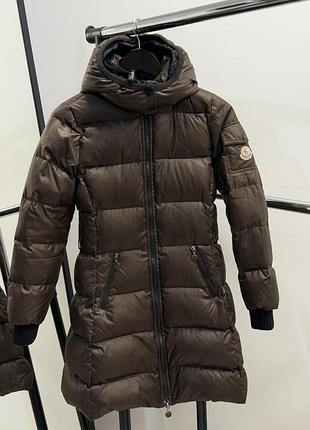Зимовий пуховик moncler