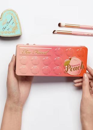 Палетка тіней too faced sweet peach