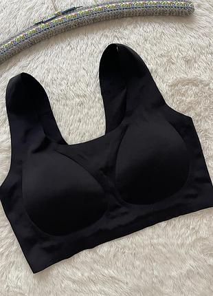 Безшовний натільний топ з вкладишами undies