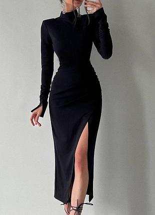 Розпродаж сукня prettylittlething міді з розрізом