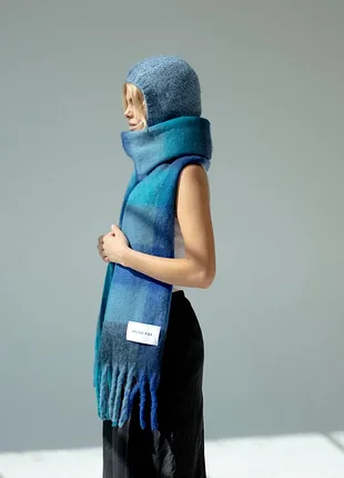 Acne studios большой теплый шарф с логотипом в голубых и синих тонах