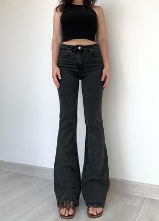 Джинсы 36 s 38 m клеш flared bootcut черные высокая талия посадка denim co
