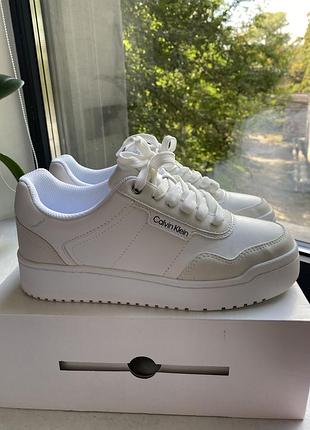 Кросівки  calvin klein  38 р 9