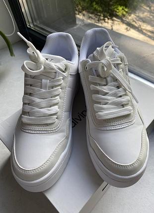 Кросівки  calvin klein  38 р 10