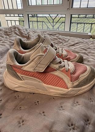 Дівчачі кросівки, фірма puma