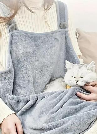 М'який сірий фартух-переноска mop cat apyon з великою передньою кишенею призначений для зручного перенесення котів та песиків