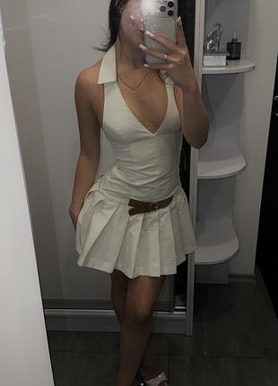 Жіноча коротка сукня zara молочного кольору, розмір xs-s
