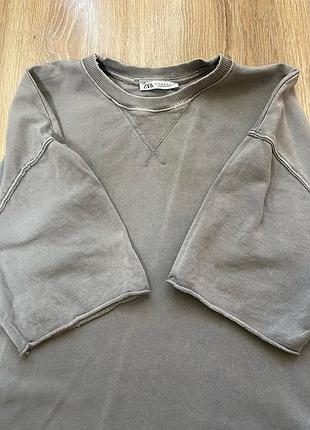 Футболка zara з щільного матеріалу