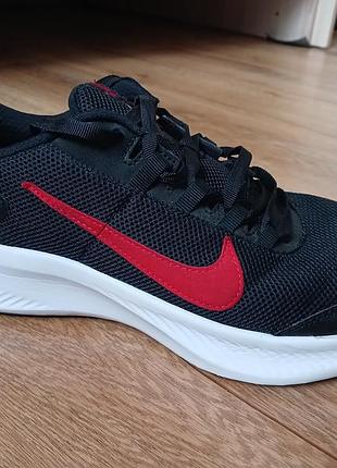 Кроссовки nike оригинал. р 44/45 по стельке факт 29 см.