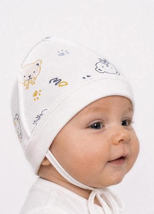 Чепчик на завязках для мальчика футер babykroha мишка с бантиком белый
