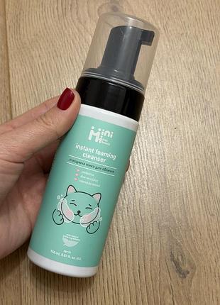 Minimi kids beauty instant foaming cleanser — дитяча очищуюча пінка для обличчя об'ємом 150 мл