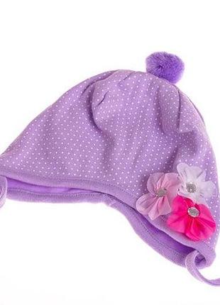 Шапка на трикотаже для девочки с бубоном сиреневая