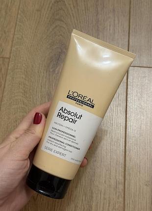 L'oréal professionnel serie expert absolut repair protein + omega-9 conditioner (об'ємом 200 мл).