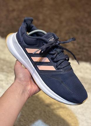 Оригінальні жіночі кросівки adidas 39 розмір (25см устілка) б/в