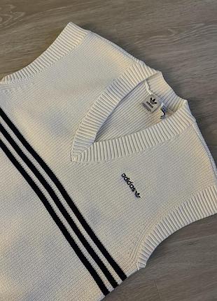 Жилетка жіноча adidas молочна в смужку, розмір s-m