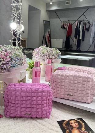 Гарна та вмістка косметичка victoria’s secret