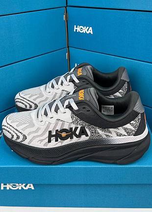 Чоловічі трекінгові кросівки hoka challenger art 7 сірі бігові демісезонні з текстиля зручні для заняття спортом хока челенджер