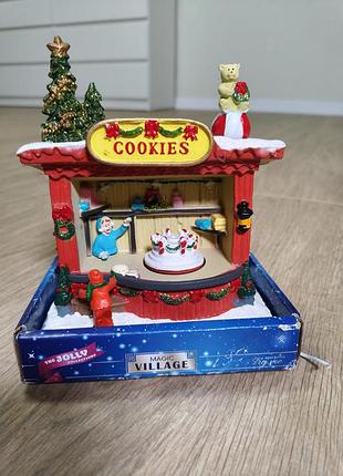 Новогодняя декоративная фигурка с подсветкой the jolly collections «magic village - cookies» (магазин печенья)