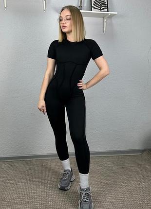 Cпортивний костюм для фітнесу та йоги push-up, з короткими рукавами .зі «швами назовні» чорний