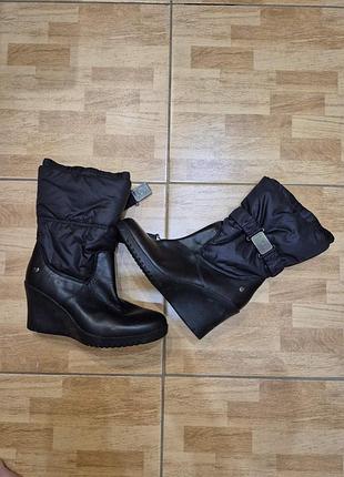 Стильные фирменные дутики на танкетке ugg