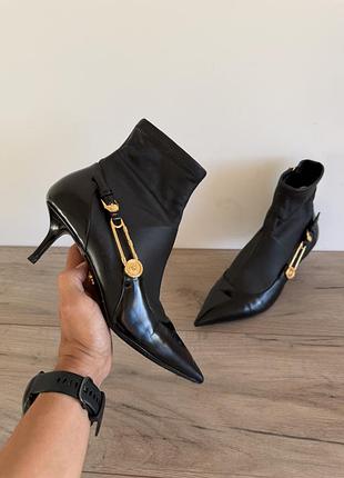 Туфлі ботильйони шкіряні versace оригінал