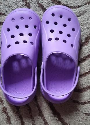Шльопанці для дівчаток crocs фіолетові