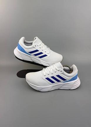 Чоловічі бігові кросівки adidas galaxy 6 "cloud white / royal blue / blue dawn"