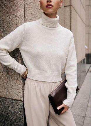 Крутий жіночий укорочений светр zara із горловною стильний біло молочний базовий светр під горло трендовий укорочений светр