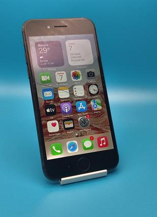 Продам iphone 7 32 gb (black / matte black)
