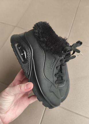 Оригінальні черевики skechers