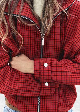 Куртка-бомбер жіноча zara червона в клітинку, розмір xs