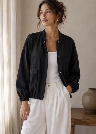 Класний бомбер на осінь zara s