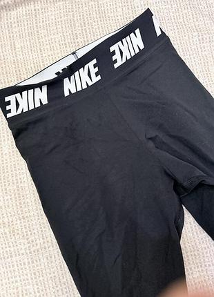 Жіночі легінси nike чорні