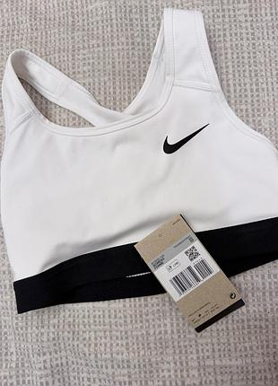 Жіночий топ nike білий з чорним логотипом