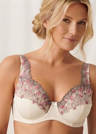 Молочний з вишивкою на сіточці бюстгальтер confidence lingerie (франція) 100b 44b