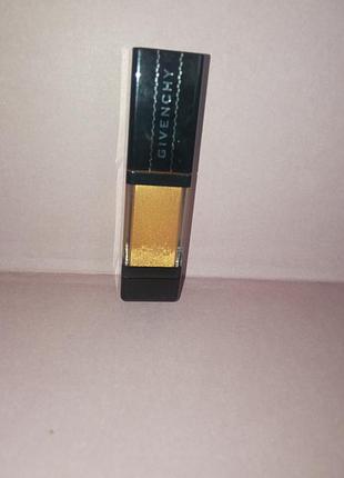 Рідкі стійкі кремові тіні для повік givenchy ombre interdite у відтінку 04 gold spirit (золотий дух)