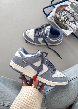Стильні жіночі кросівки nike dunk low premium "world indigo mini swoosh"