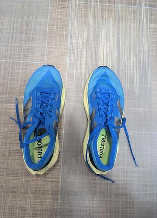 Жіночі бігові кросівки new balance fuelcell rebel v4, розмір 40
