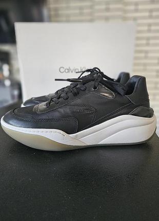 Кожаные кроссовки calvin klein оригинал с коробкой / черные сникерсы на танкетке 39.5-40 стелька 25.5